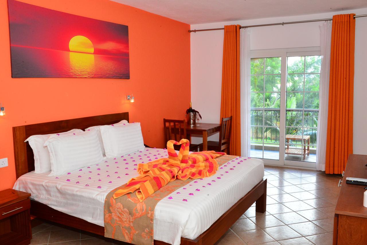 Sunset Reef Resort & Spa Pointe aux Piments Exterior photo