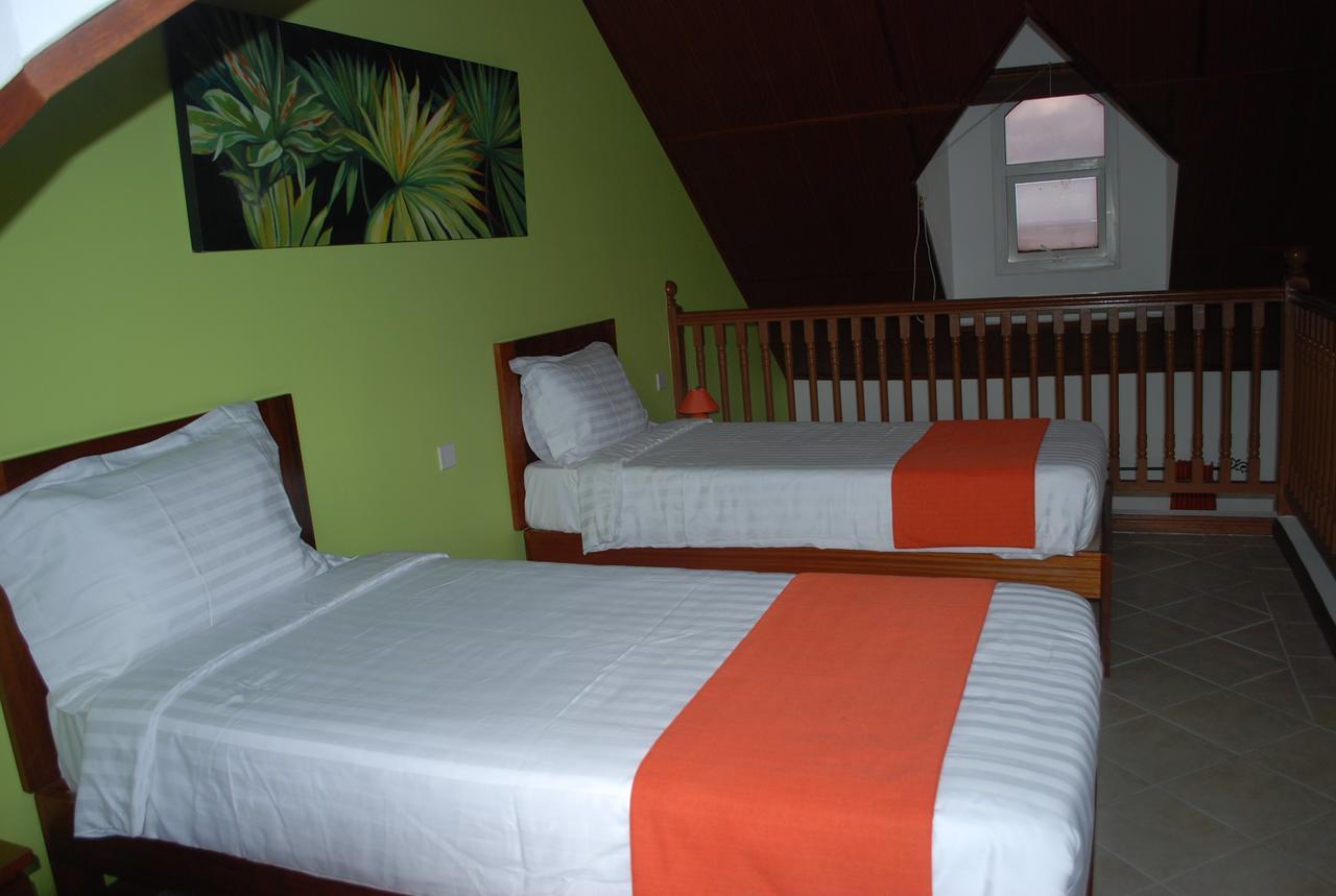 Sunset Reef Resort & Spa Pointe aux Piments Exterior photo