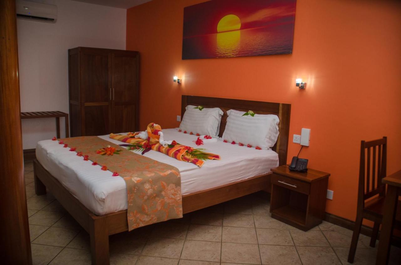 Sunset Reef Resort & Spa Pointe aux Piments Exterior photo