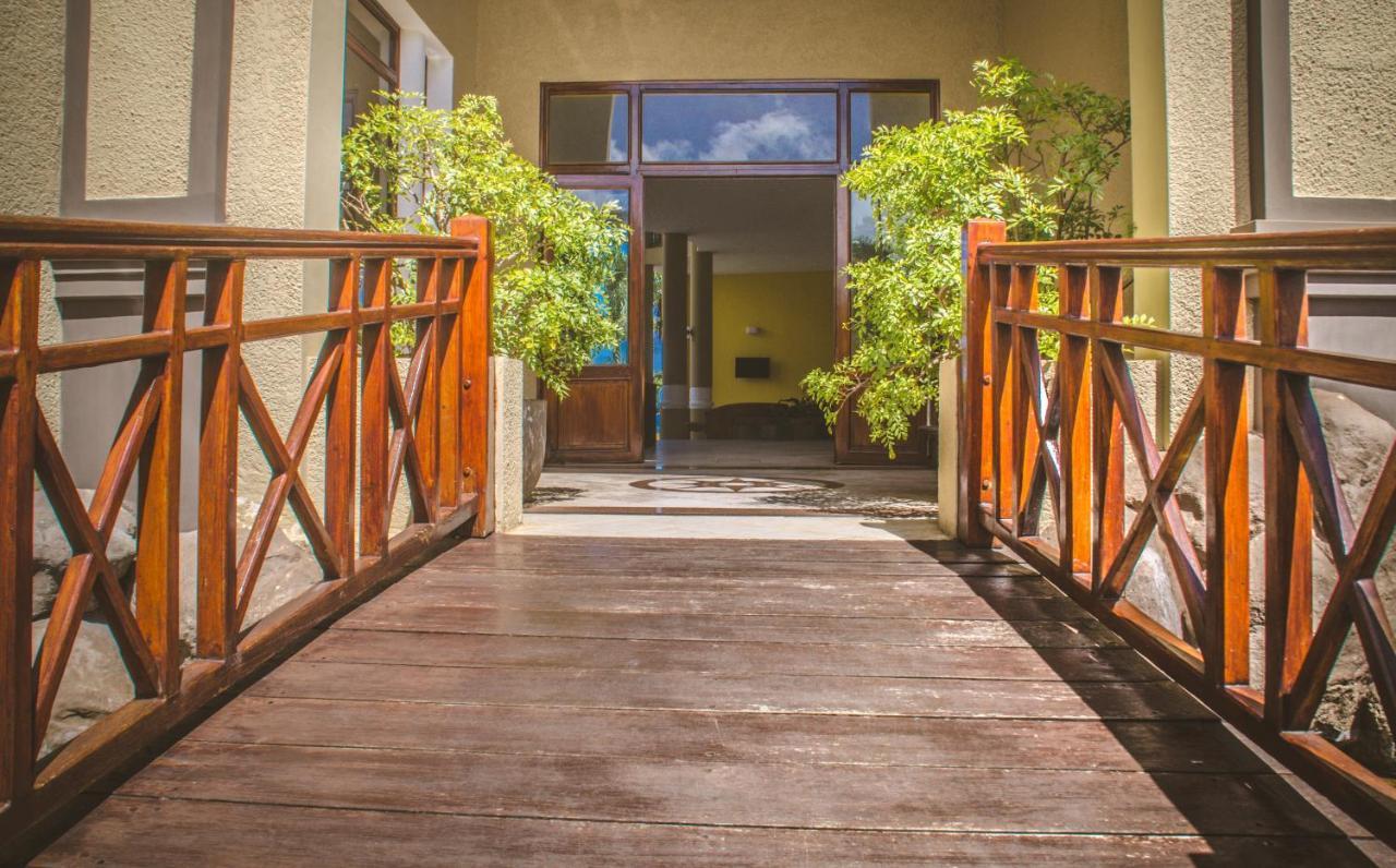 Sunset Reef Resort & Spa Pointe aux Piments Exterior photo
