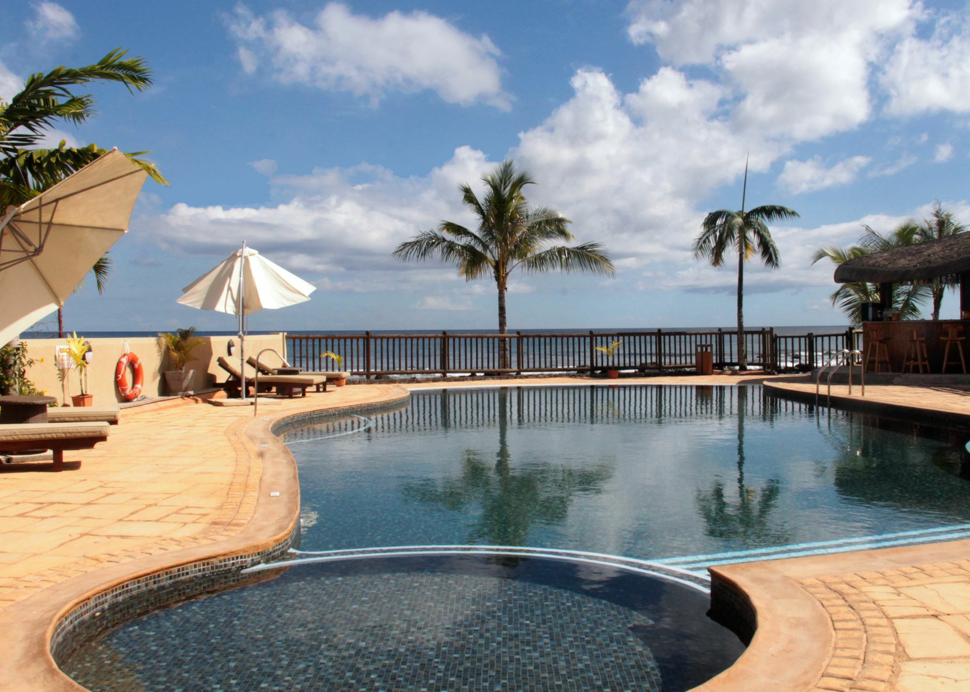 Sunset Reef Resort & Spa Pointe aux Piments Exterior photo